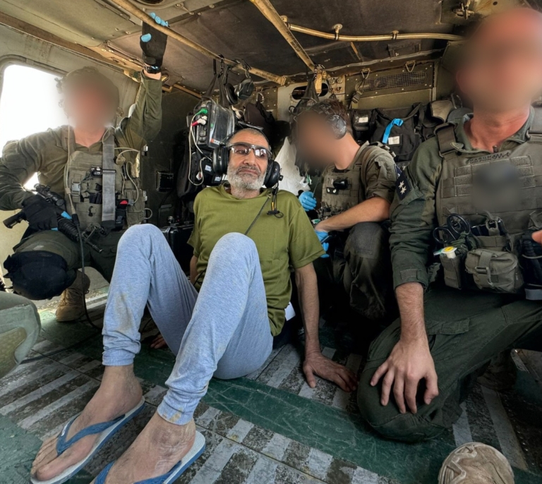 Israel rescata a un rehén con vida en una "compleja" operación en el sur de Gaza