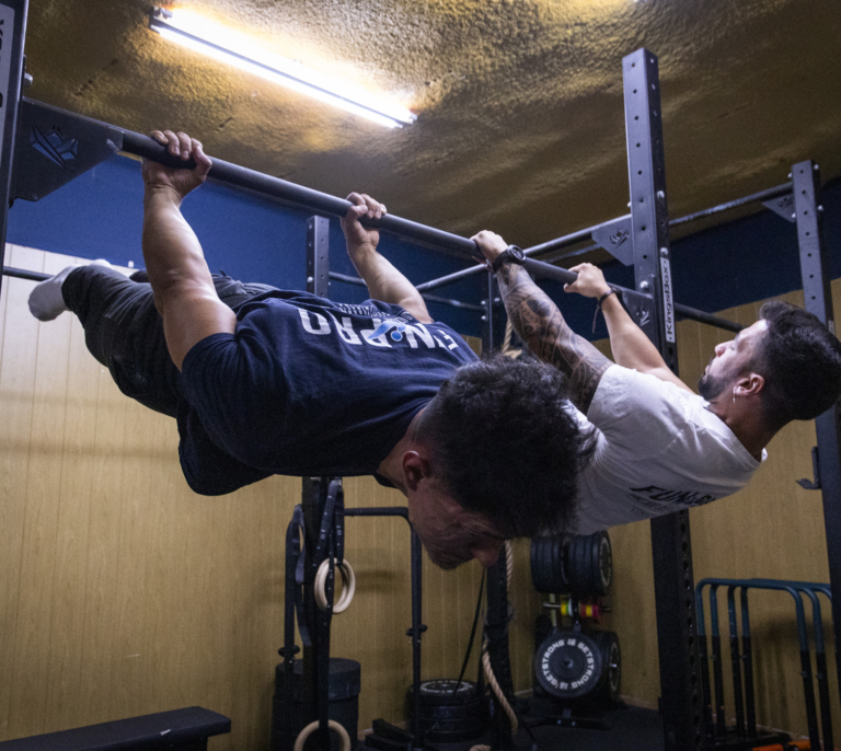 Fiebre por la calistenia, el gimnasio del pueblo: "Hay parques de barras gratis por todas partes"