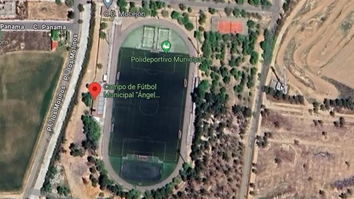 Vista aérea del campo de fútbol de Mocejón (Toledo)