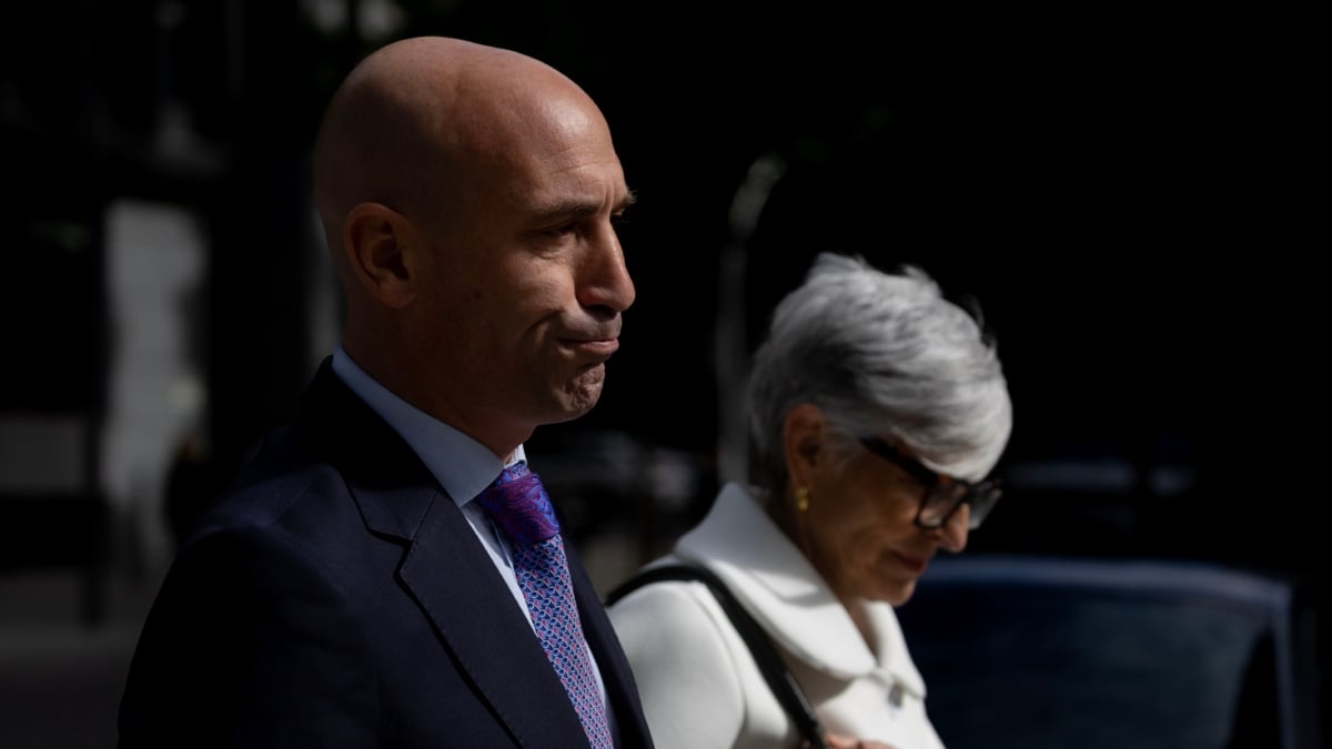 Un año del 'piquito': ¿qué ha sido de Luis Rubiales?