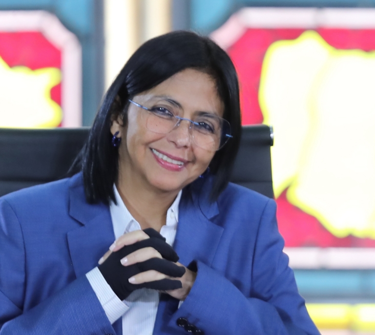 Maduro cambia de Gobierno y  nombra a Delcy Rodríguez ministra de Petróleo