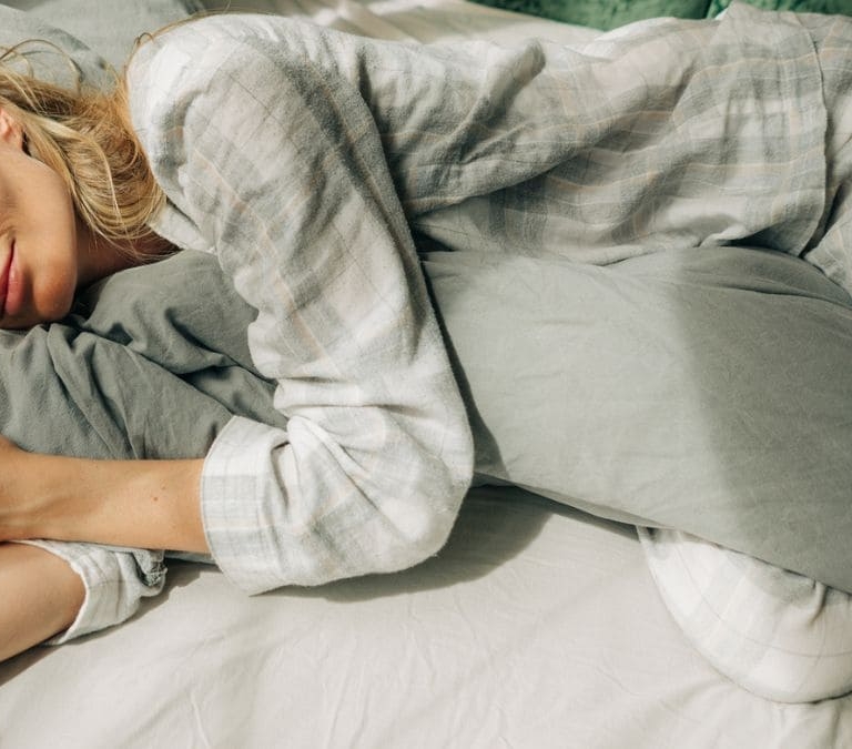 Qué deberías hacer antes de ir a la cama: consejos para dormir mejor