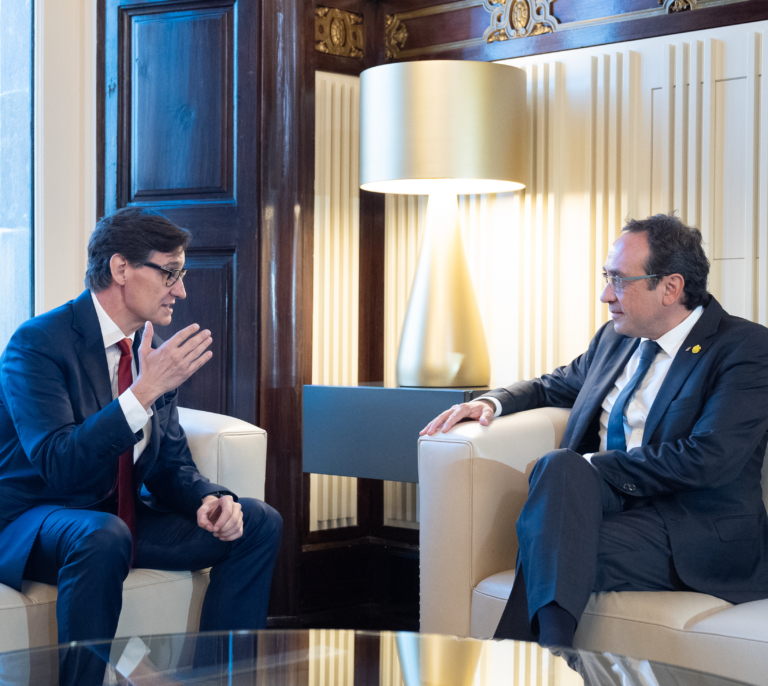 Junts reclama que se suspenda el Pleno en protesta por la "persecución" a Puigdemont