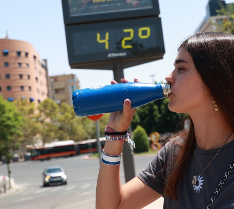 Llega el calor extremo: la AEMET avisa que este calor anómalo continuará todo el fin de semana