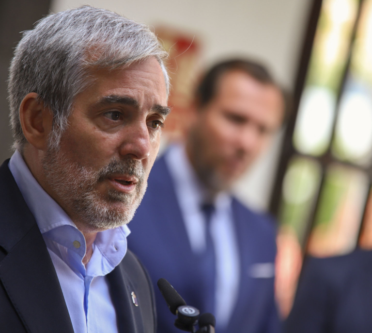 Sánchez se reunirá el viernes con Clavijo en La Palma para abordar la crisis migratoria