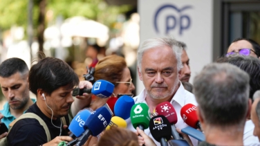 El PP califica de "esperpento" la investidura de Illa y urge que Montero explique en el Congreso el pacto fiscal