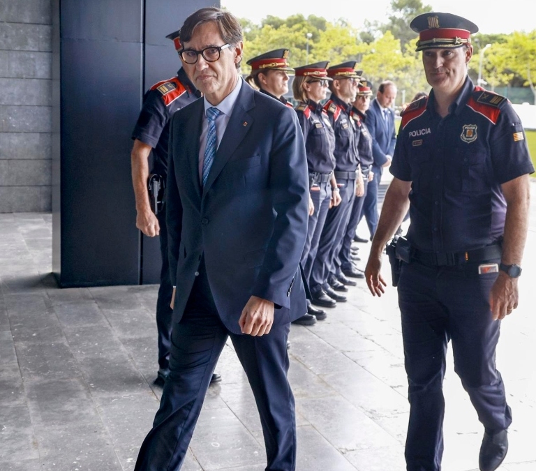 Illa respalda a los Mossos y promete aumentar su plantilla a 22.000 agentes en 2030