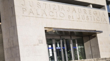 Un ertzaina arrestado por amenazar a su mujer cambia de sexo y condiciona su proceso por violencia de género