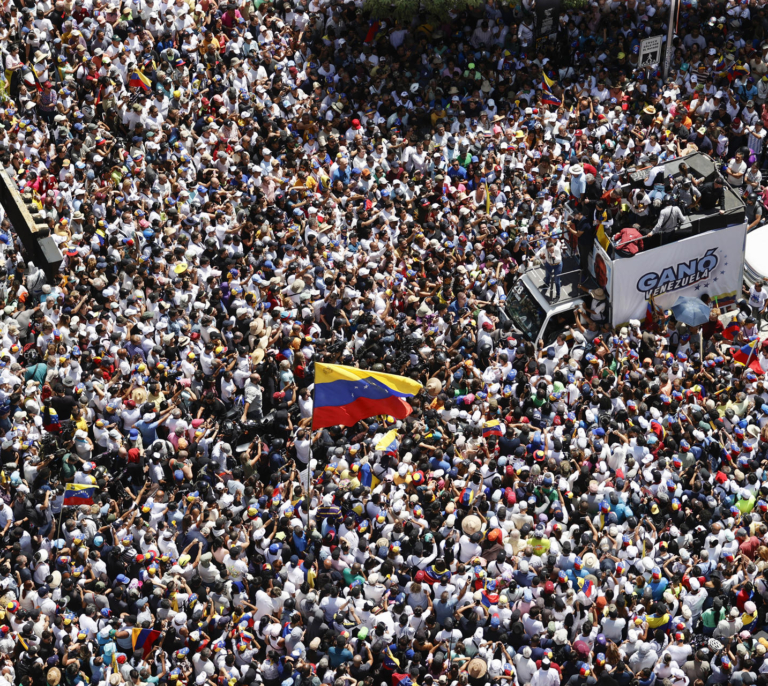Venezuela y su diáspora claman contra Maduro en una jornada histórica