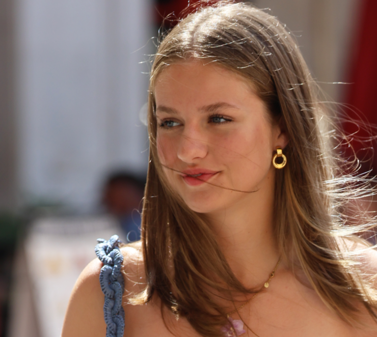 Princesa de chiringuito, reyes de marisquería: las dos cenas estivales de la familia real