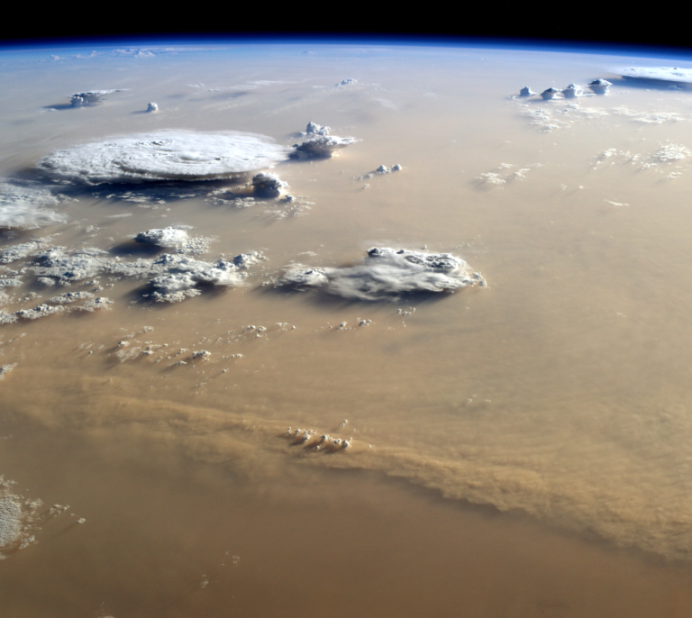Unas lluvias "excepcionales" regarán el desierto del Sáhara: "Algo está pasando en la atmósfera"