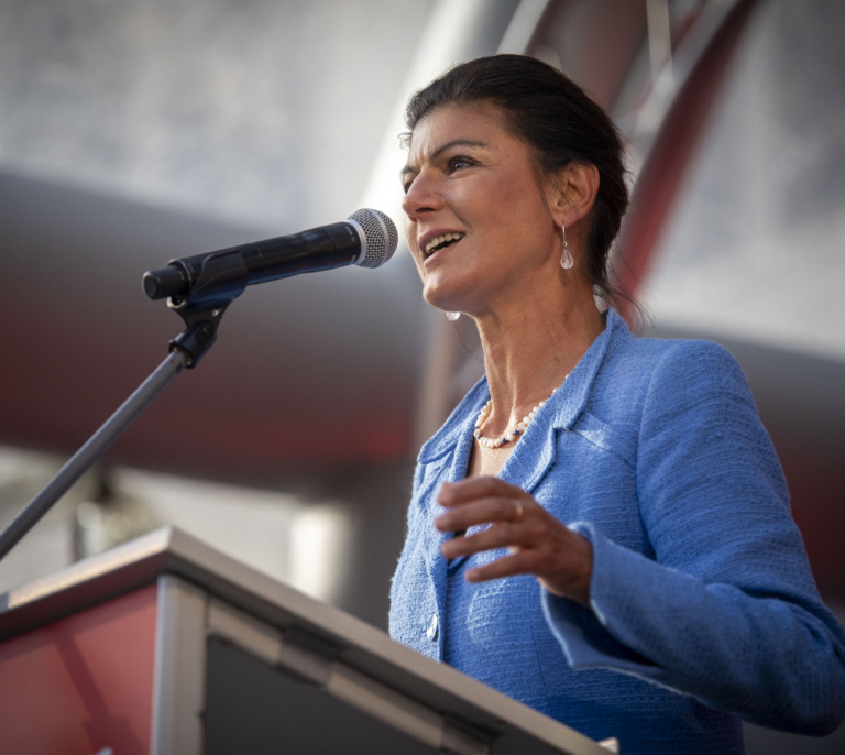 La alternativa a la extrema derecha en Alemania se llama Sahra Wagenknecht y tampoco quiere más migrantes