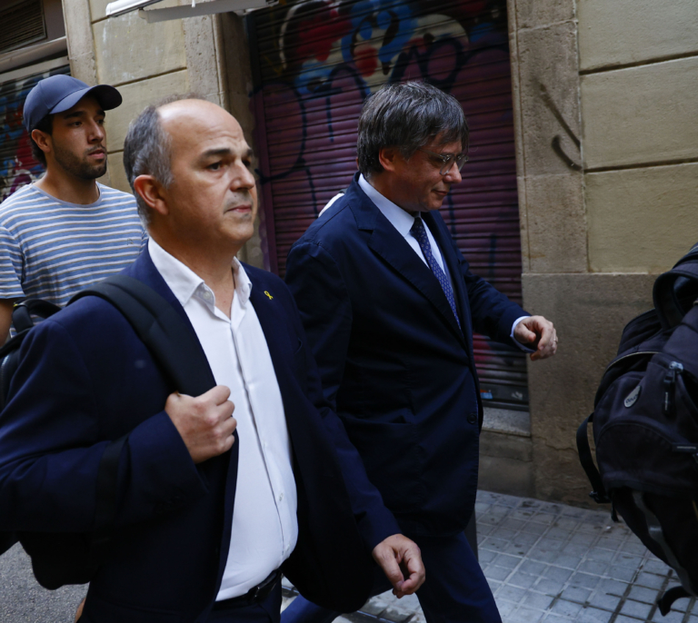Puigdemont siguió en Barcelona hasta las 20.00h escondido en dos pisos antes de huir el 8 de agosto
