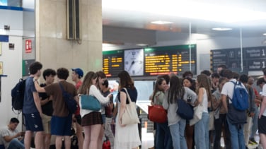 Continúa el caos en Chamartín: una incidencia en la electrificación de las vías provoca retrasos en los trenes