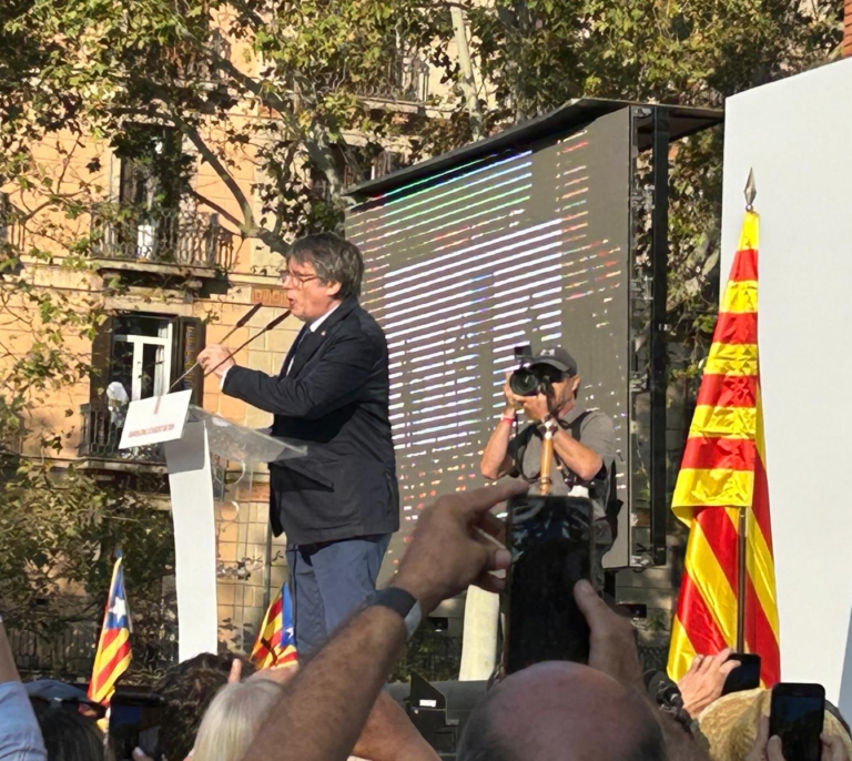 Siga en directo la reaparición de Puigdemont en España