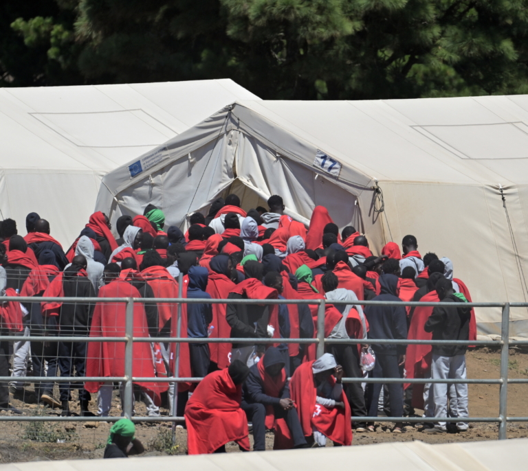 La inmigración colapsa Canarias con la llegada de más de 6.000 personas entre julio y agosto