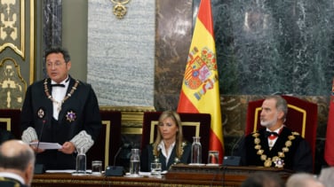 Críticas en la cúpula judicial por el fiscal general, procesado: "Sólo la presencia del Rey evitará que los magistrados abandonen el acto"