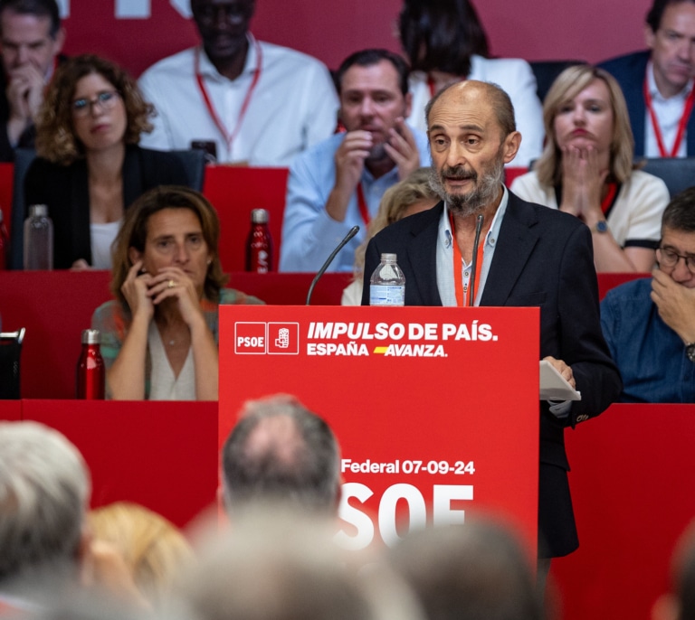 El PSOE vela armas para su batalla del Ebro