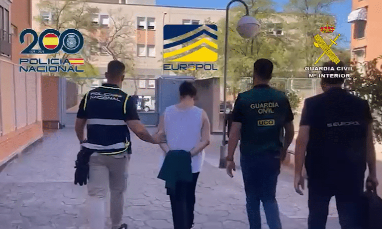 Tres detenidos en España por estar en una red internacional dedicada a desbloquear móviles robados y a usurpar la vida digital de las víctimas