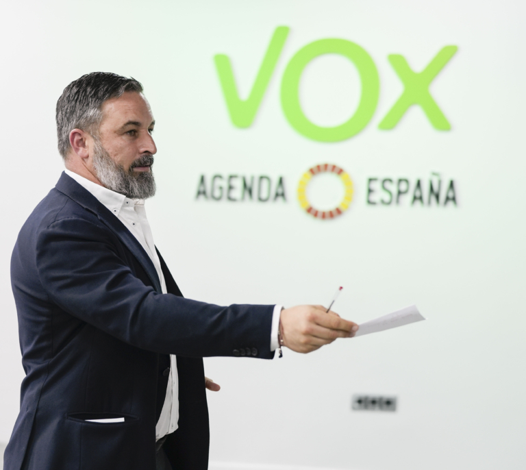 Abascal condiciona las cuentas regionales del PP a un cambio de postura migratorio que Génova rechaza