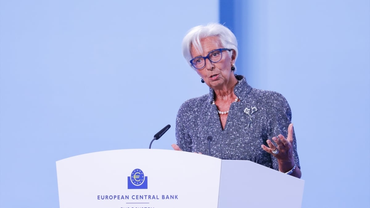 La presidenta del Banco Central Europeo, Christine Lagarde, habla en una rueda de prensa.