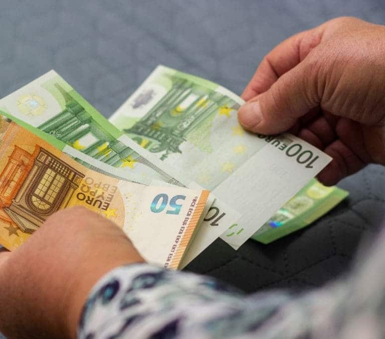 Este es el dinero que deberías cobrar para poder tener una pensión de 2.000 euros