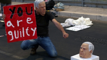 El hallazgo de los seis rehenes asesinados en Gaza resquebraja el Gobierno de Netanyahu