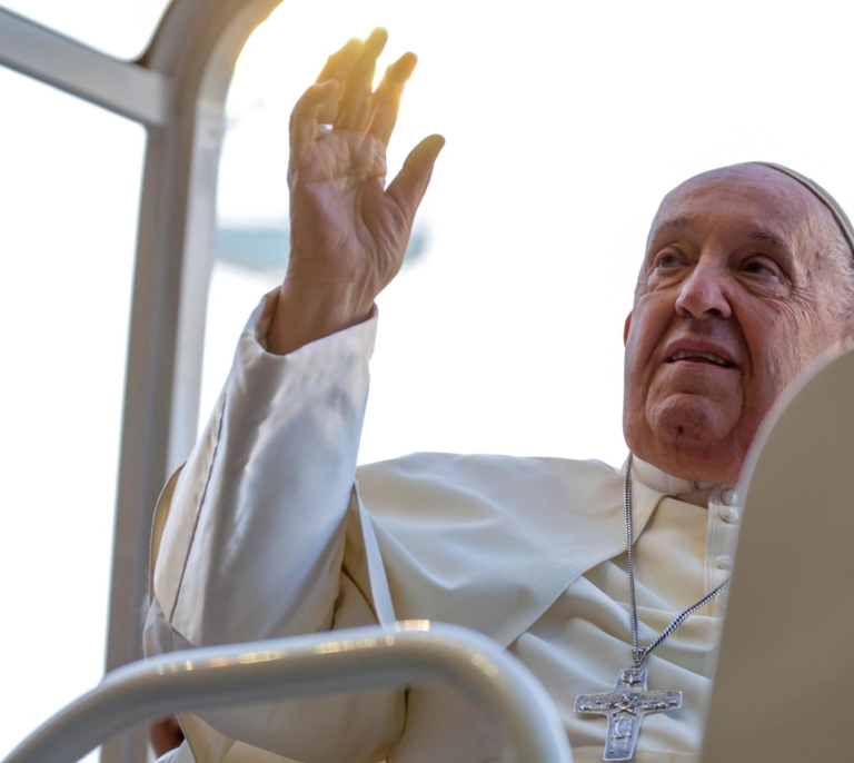 El Papa Francisco termina su viaje en Bélgica con la condena a los abusos de la Iglesia: "Que se juzgue a los abusadores"