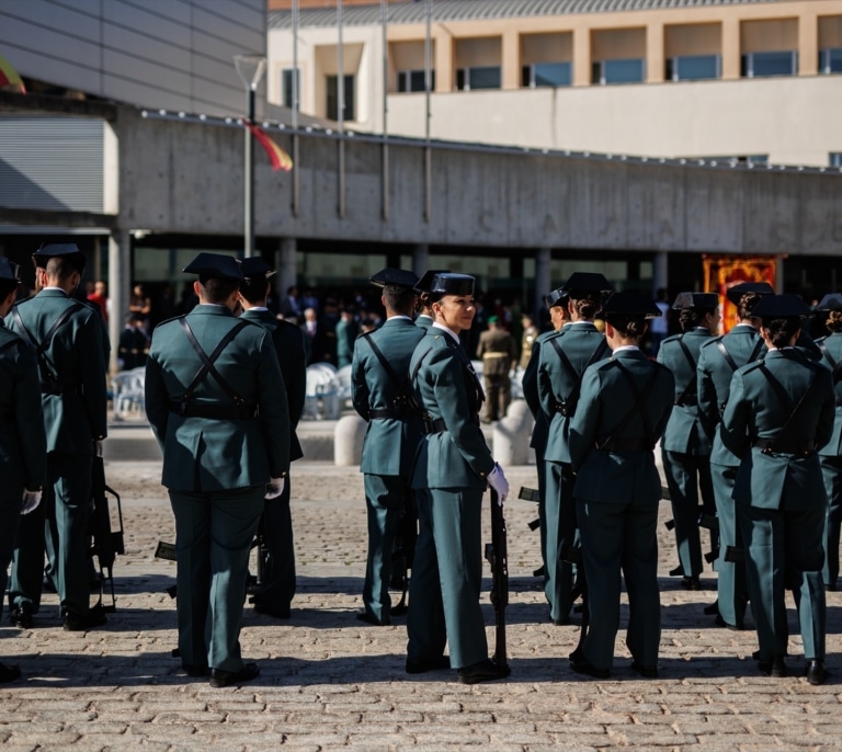 Bildu acusa a PSE y PNV de "blanquear la tortura de la Guardia Civil" por autorizarle un desfile militar el 12-O en Vitoria