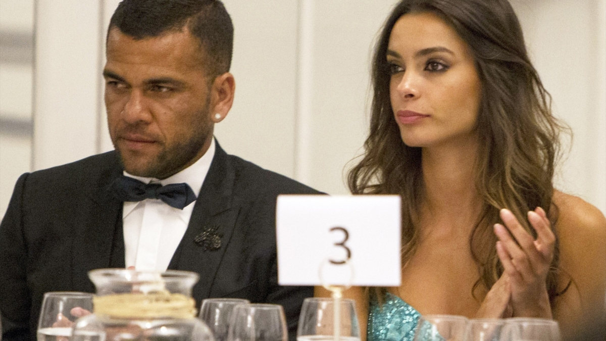 Dani Alves y Joana Sanz, en una imagen de archivo.