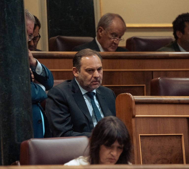 El PSOE dio instrucciones a Ábalos para que votara "no" al reconocimiento de Edmundo González