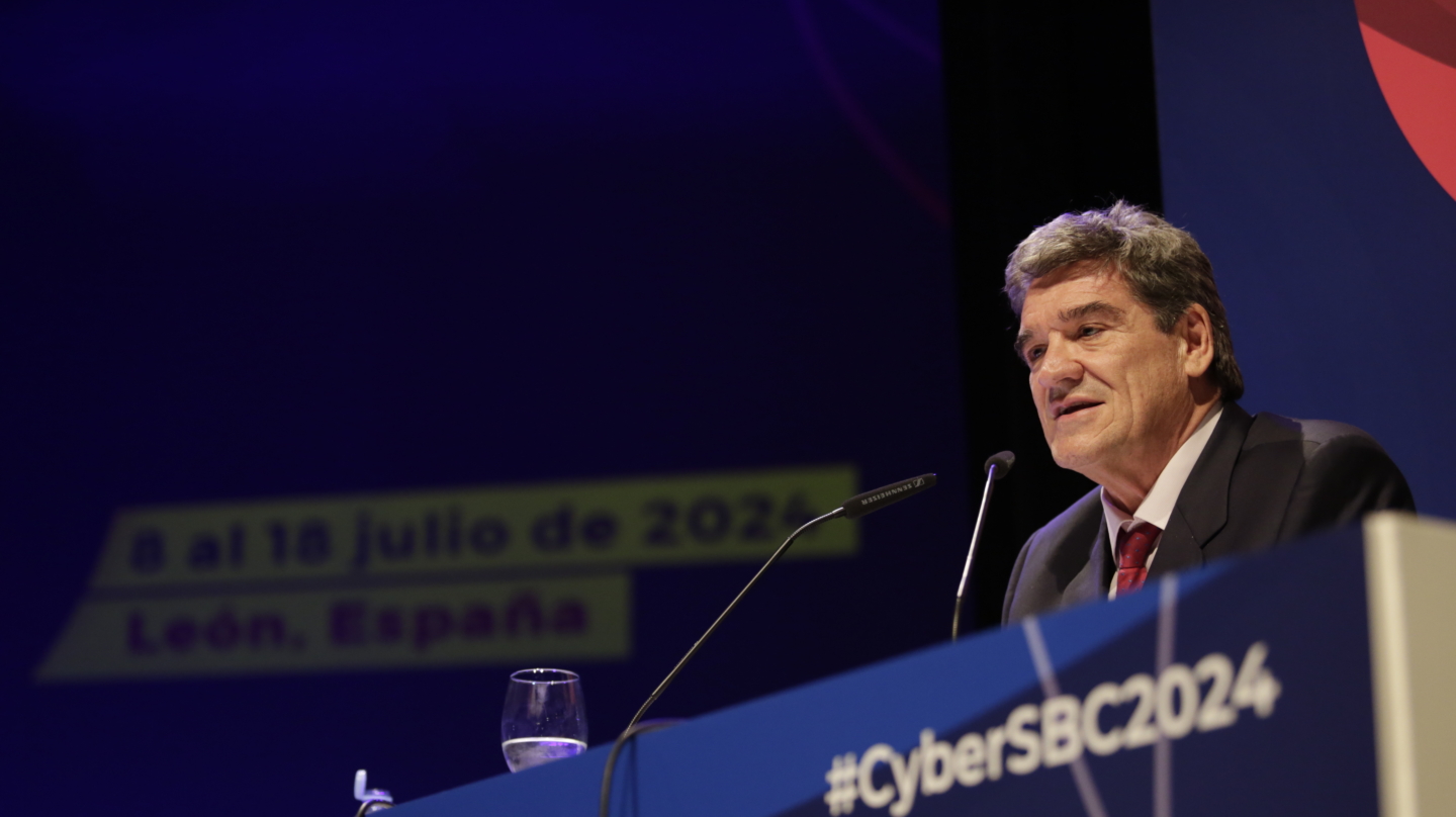 El ministro para la Transformación Digital y de la Función Pública, José Luis Escrivá, inaugura el Cybersecurity Summer Bootcamp, en el Auditorio de León, a 8 de julio de 2024, en León, Castilla y León (España). El 9º 'Cybersecurity Summer Bootcamp' del Instituto Nacional de Ciberseguridad (INCIBE) ha sido inaugurado hoy con más de 400 profesionales acreditados procedentes de 35 países diferentes. El INCIBE, entidad dependiente del Ministerio para la Transformación Digital y de la Función Pública, a través de la Secretaría de Estado de Digitalización e Inteligencia Artificial, organiza este programa internacional de capacitación, gratuito y especializado en ciberseguridad, junto a la Organización de los Estados Americanos (OEA). 08 JULIO 2024;TECNOLOGIA;CIBERSEGURIDAD;BOOTCAMP Fernando Otero / Europa Press (Foto de ARCHIVO) 08/7/2024