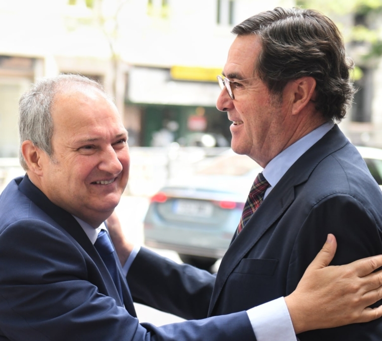 El Gobierno activa el ensayo de la jornada laboral de cuatro días que plantea Feijóo