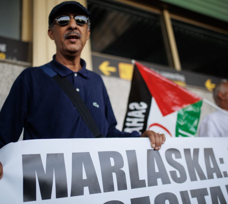 Sumar avisa a Marlaska de que violará el derecho internacional si finalmente envía a los saharauis de Barajas a Marruecos