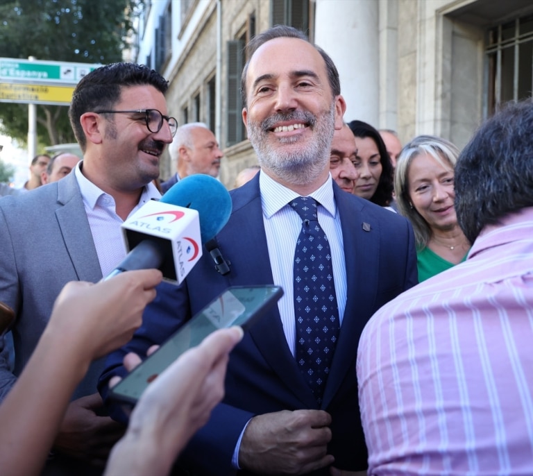 Le Senne afirma ante el juez que rasgó las imágenes de las activistas republicanas por accidente