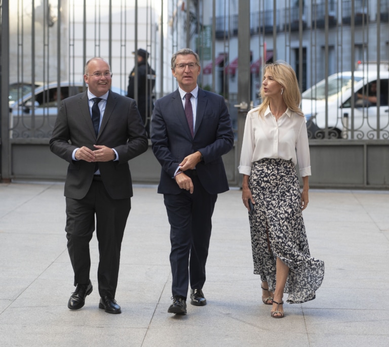 El registro de medios de la CNMC no convence al PP, que responderá con un plan de regeneración propio