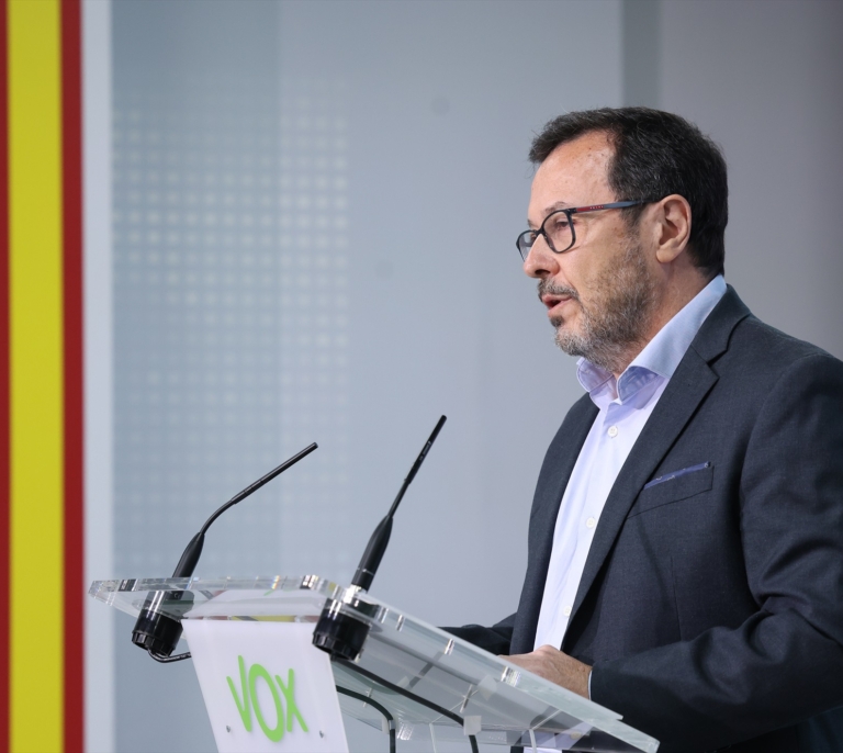 Vox, tras la llegada de Edmundo González a España: "Su exilio es la mejor noticia para Sánchez y Albares"