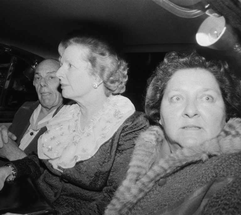 Cuando el IRA intentó matar a Thatcher y ella salió andando de la explosión