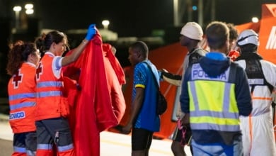 La Fiscalía detecta el abandono de menores extranjeros a las puertas de las comisarías para que pidan auxilio