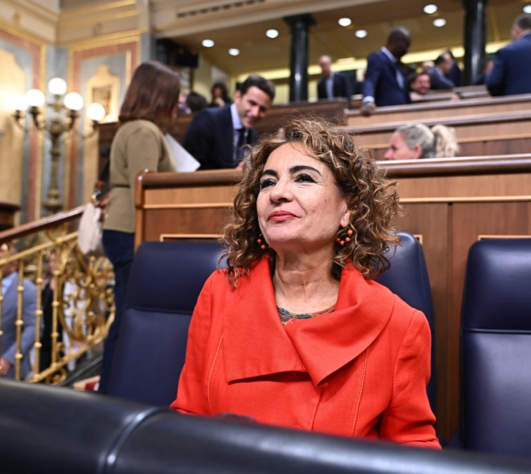 Montero evita valorar como 'cupo catalán' el pacto con ERC y carga contra el PP por no votar la senda: "12.000 millones menos para las comunidades"