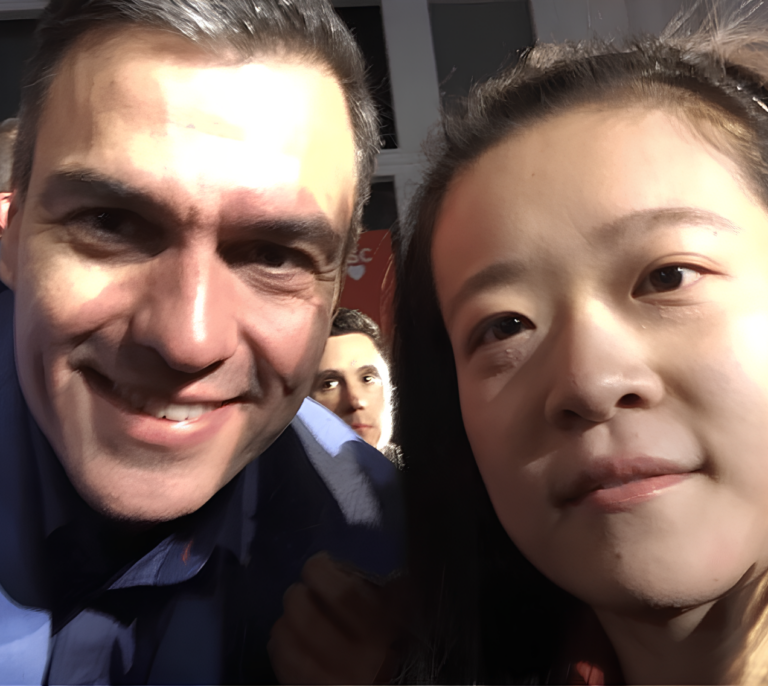 La 'fan china de Sánchez' vuelve a quedarse sin verle: "Lo intentaré de nuevo"