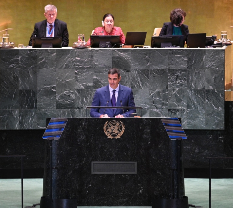 Sánchez escapa de la política nacional en Nueva York