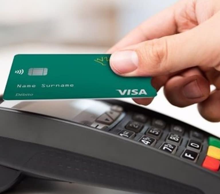 Lo que debes hacer a la hora de pagar con tarjeta con la copia de la compra