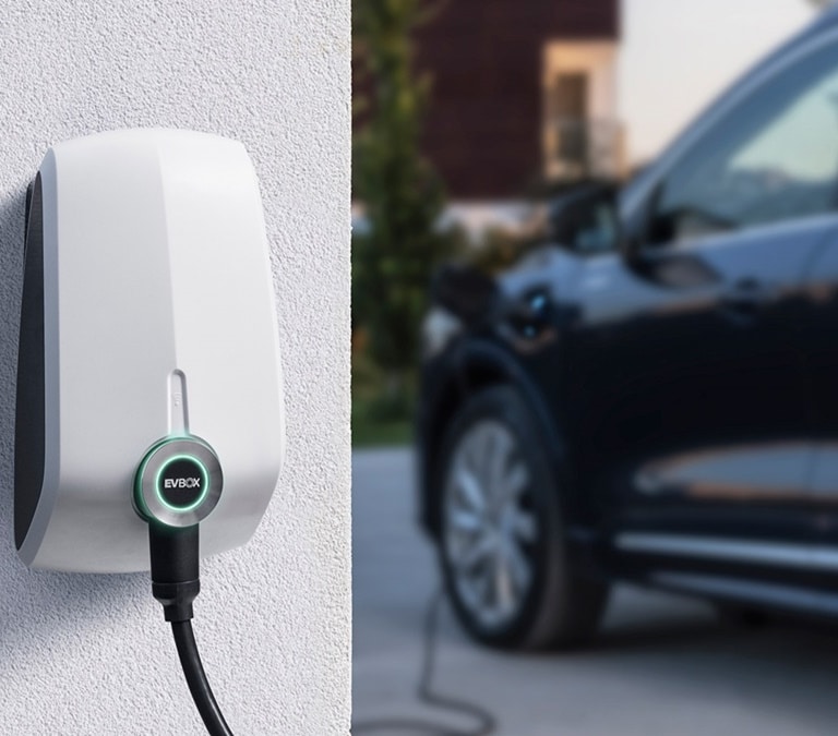 Lo que debes saber antes de instalar un punto de carga para coches eléctricos en casa