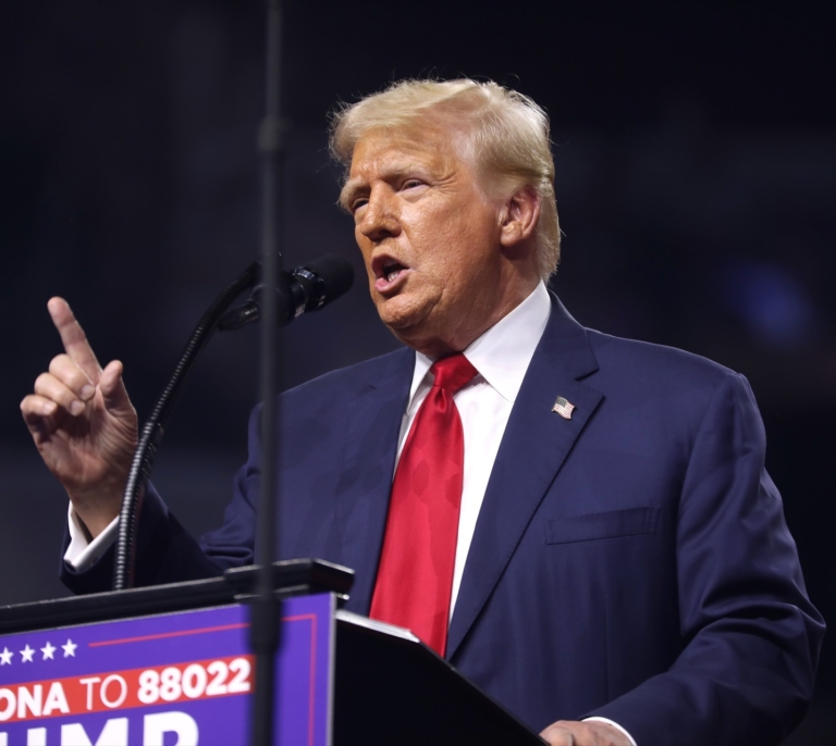 Trump creará una comisión para eliminar el gasto superfluo a iniciativa de Elon Musk