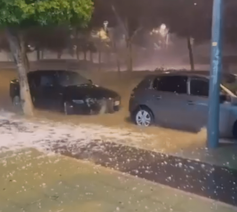 Una espectacular granizada en El Ejido causa numerosos daños
