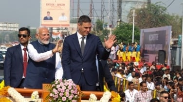 Sánchez, por fin aclamado en las calles... de la India
