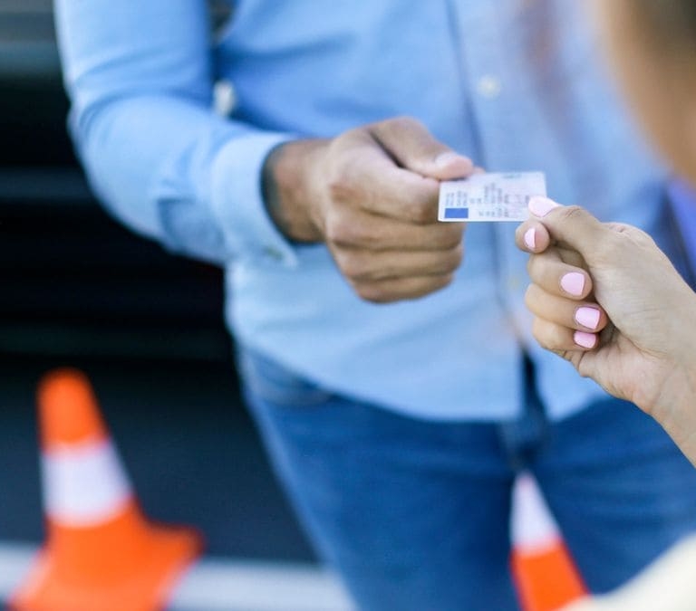 La ayuda de 600 euros de la Comunidad de Madrid para sacarte el carnet de conducir