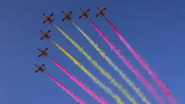 La lluvia obliga a suspender el desfile aéreo del 12-O