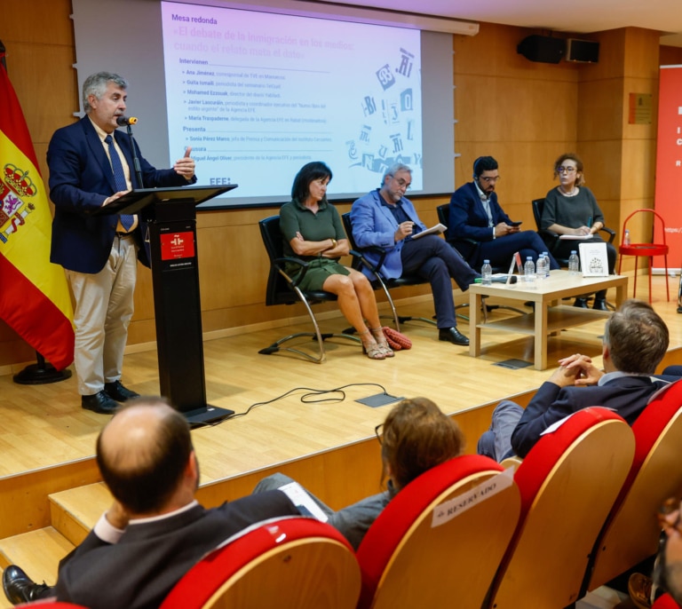 La agencia Efe presenta su manual de estilo en Marruecos, un país que persigue la libertad de prensa